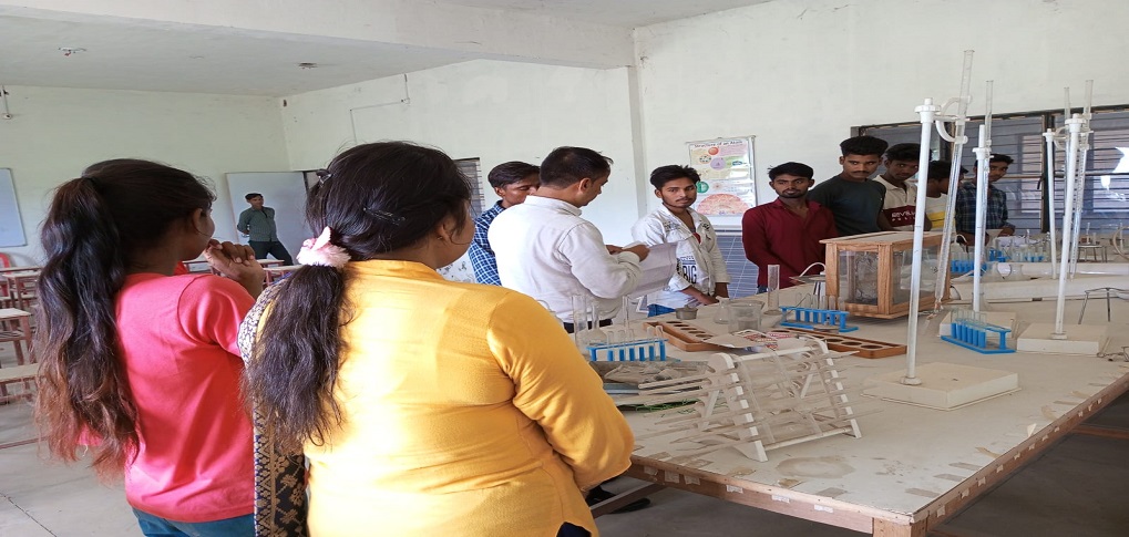 ANJANI GIRDHARI ADARSH MAHAVIDYALAYA, SAHORA,SINDHOLI,SHAHJAHANPUR
